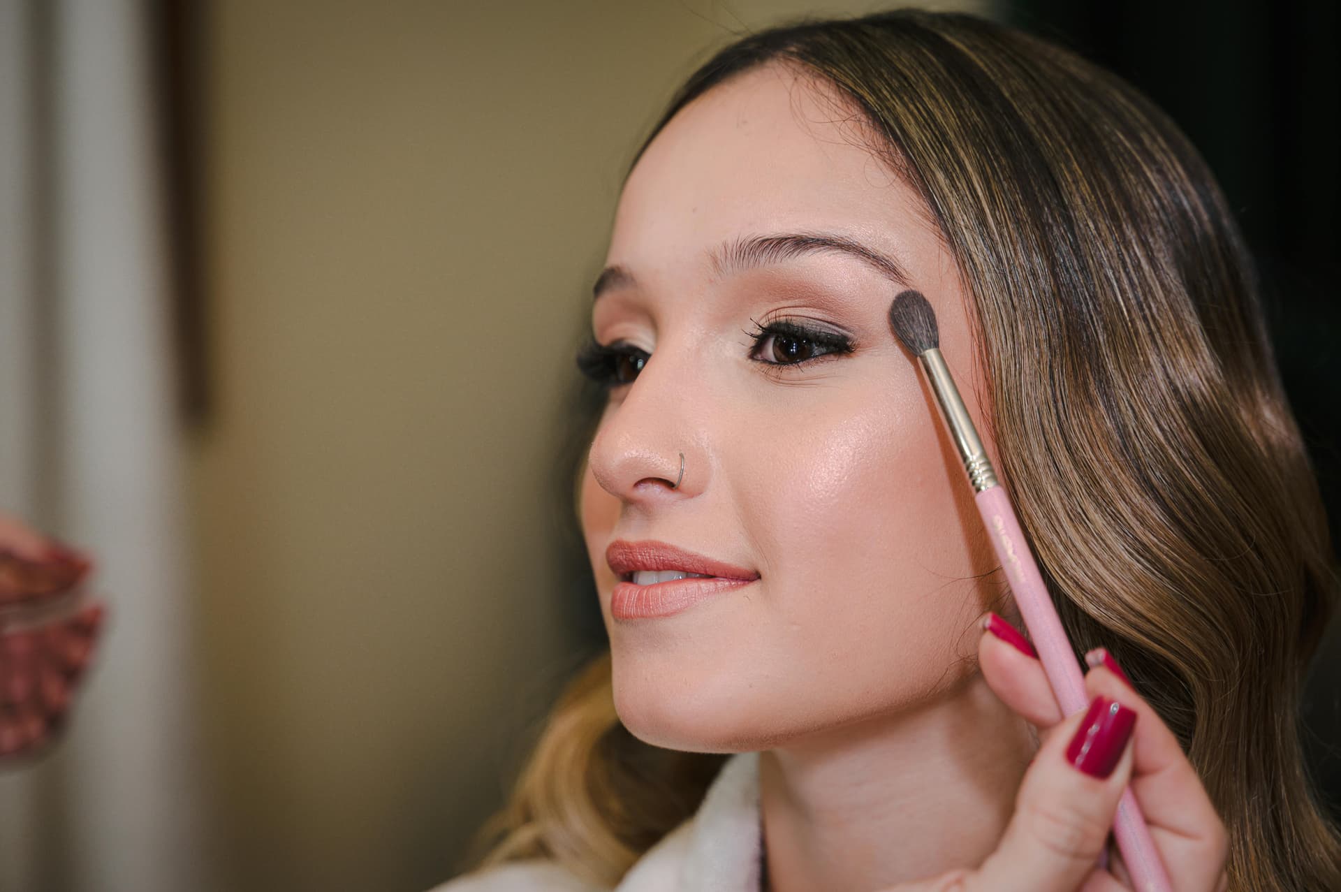 Benefits of choosing makeup wholesale for your business